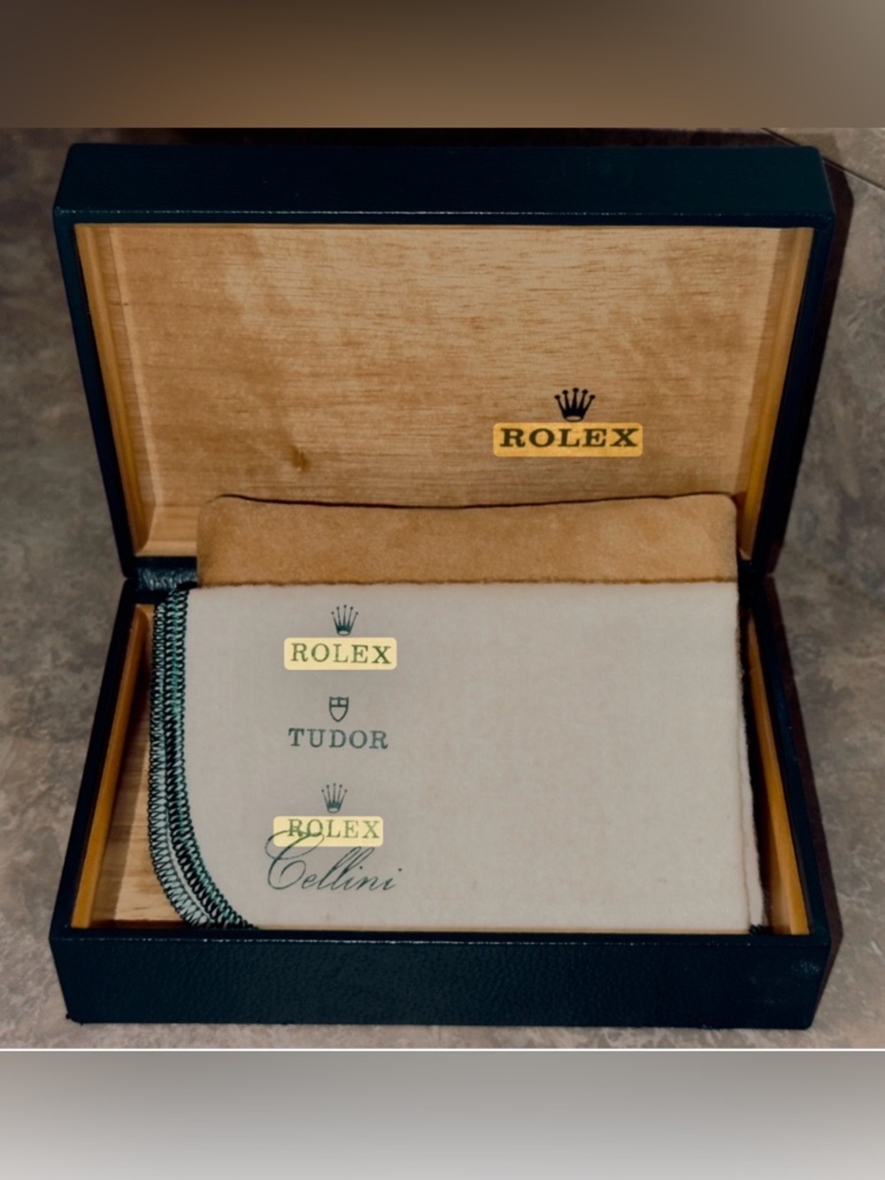 Rolex box (watch not included)
